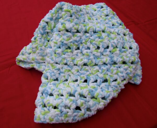 Easy Beginner Crochet Seed Stitch Baby Blanket Pattern by www.itchinforsomestitchin.com