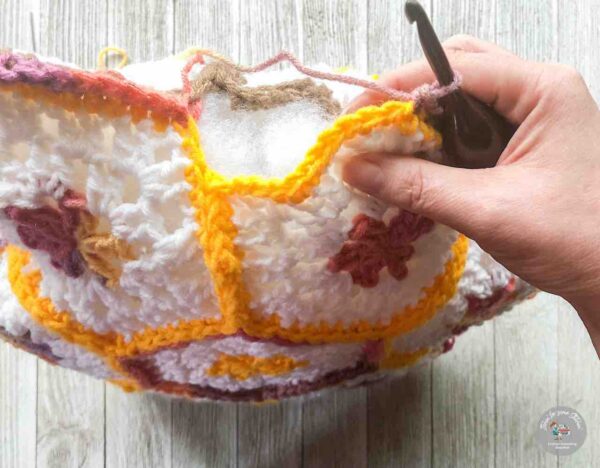 Crochet Granny Hexagon Pillow by itchinforsomestitchin.com